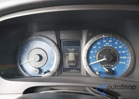 2015 Toyota Sienna Limited 7 Passenger/Limited Premium 7 Passenger/Xle 7 Passenger/Xle Premium 7 Passenger z USA, uszkodzony, nr VIN 0005TDDK3DC1FS110